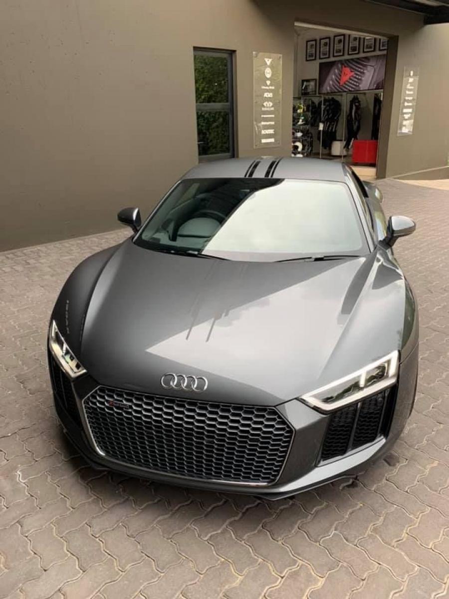  Audi R8 V10 by RACE! 2019 года  (фото 11 из 13)